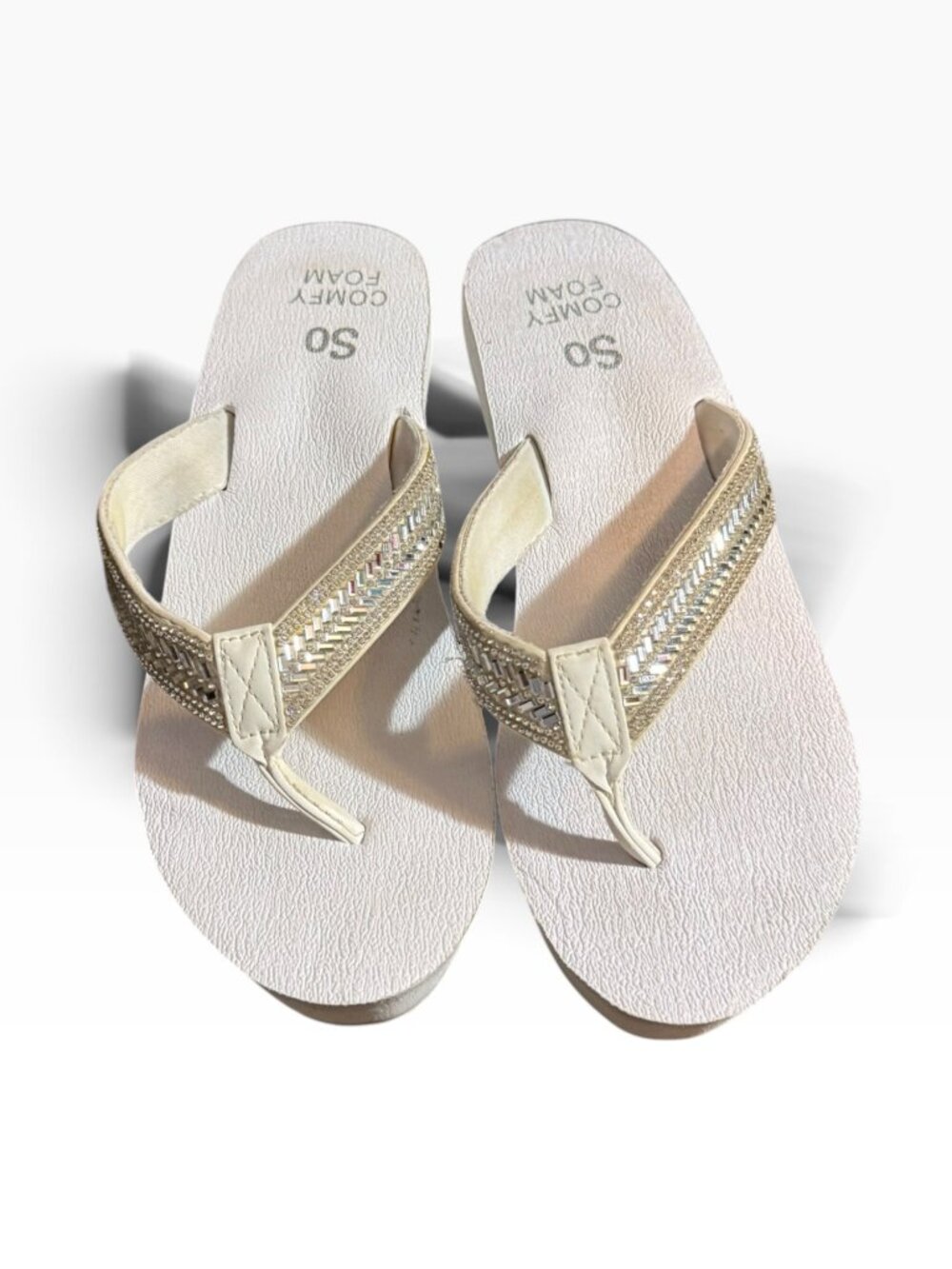 So Comfy Foam White Woven Flip Flops – Size 10